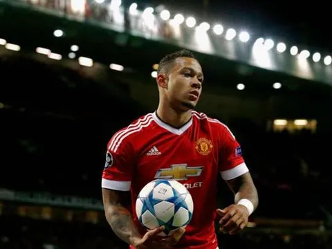 Barca gây bất ngờ với Depay