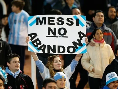 CĐV Argentina cảm ơn Messi không bỏ đội tuyển