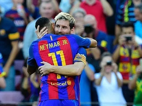 Messi ghi bàn ngày tái xuất, Barca hạ đẹp Deportivo