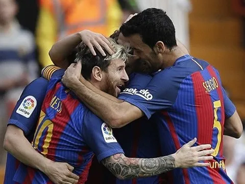 Messi ghi bàn phút 90+4, Barca thoát hiểm ở Mestalla