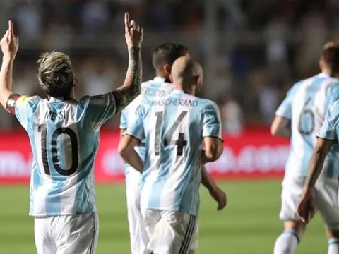 Messi 'hạ gục' fan bằng sự hào phóng