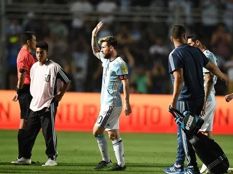 Messi lại sắm vai "Chúa cứu thế"