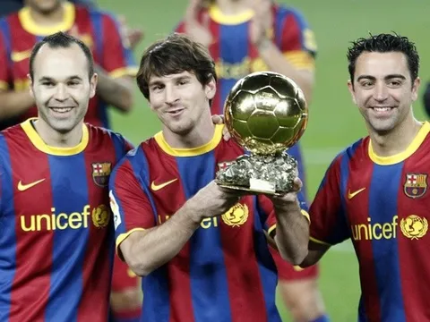 "Messi luôn có đồng đội giỏi, Ronaldo thì không"