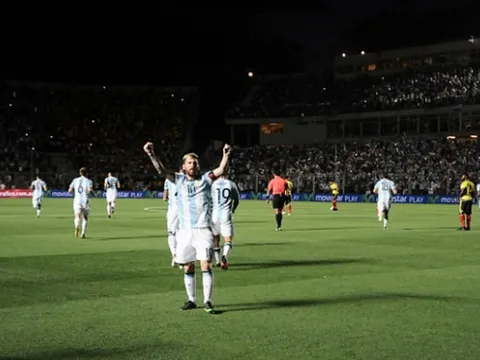 Messi nổ súng, Argentina tạm thời vượt khó