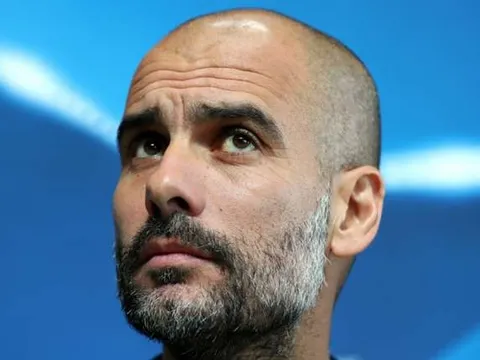 Messi suýt tẩn người của Man City, Pep nói gì?