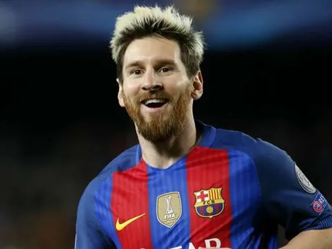 Messi 'vã mồ hôi, ngượng ngùng' trước lời tán dương của CĐV