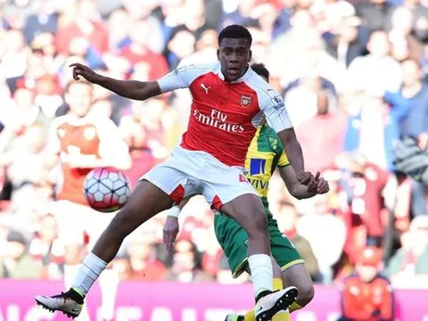 Mesut Oezil bị soán ngôi "vua kiến tạo" tại Arsenal