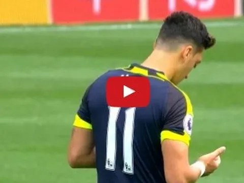 Mesut Oezil chơi cực hay trong trận Watford 1-3 Arsenal