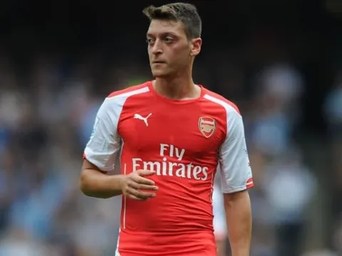 Điểm tin tối 16/07: Oezil được khuyên đến PSG, M.U muốn có cả Pogba lẫn Rodriguez