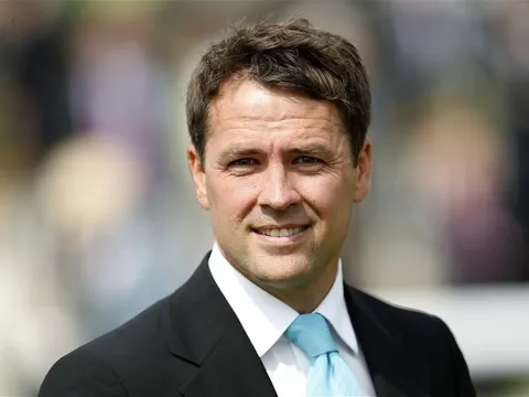 Michael Owen và Wayne Rooney đấu đá dữ dội trên Twitter
