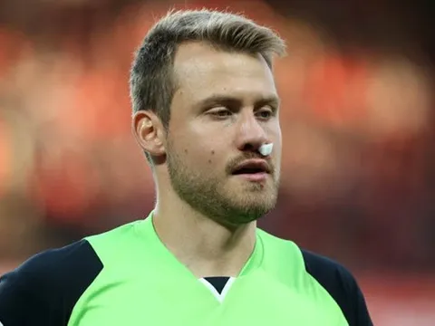 Mignolet sẵn sàng làm Klopp đau đầu ở vị trí thủ môn