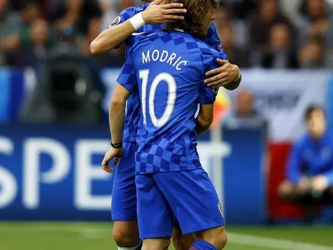 Modric nguy cơ chấn thương, Croatia lo sốt vó