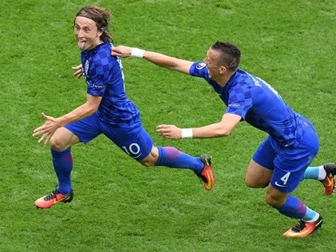 Modric nói gì sau cú "nã đại bác" đẹp mắt vào lưới TNK?