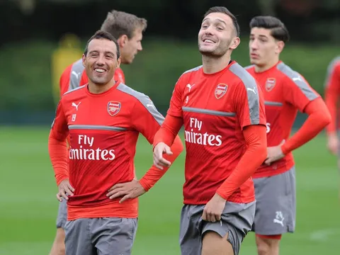 Một buổi tập tràn đầy tiếng cười của Arsenal