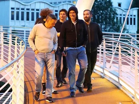 Mourinho cùng bộ sậu đi ăn tối, bàn trận ra mắt MU