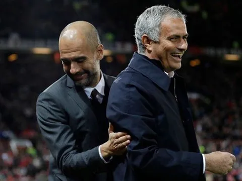 Mourinho bất ngờ thân mật với Guardiola