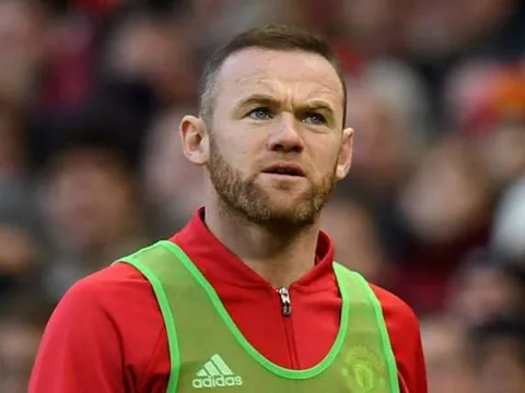 Mourinho chê Wayne Rooney quá chậm