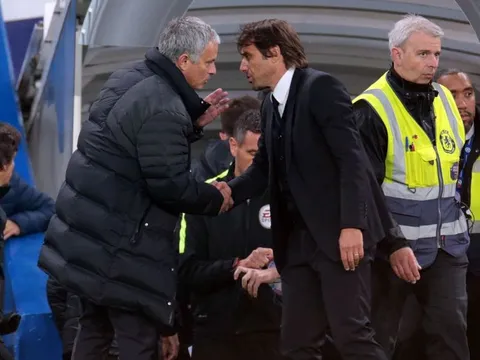 Mourinho chửi Conte là đúng!