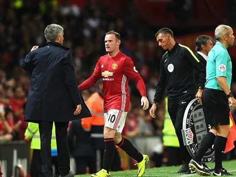 Mourinho có 'tai mắt' ở phòng thay đồ M.U