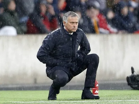 Mourinho, lạnh lùng và đẳng cấp
