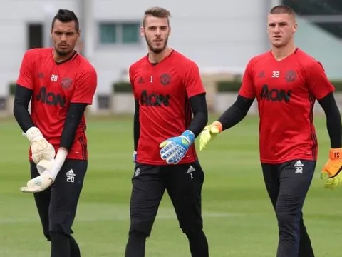 Mourinho tiết lộ lí do De Gea dự bị trận gặp Zorya Luhansk