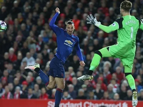 "M.U 'dựng xe buýt' vì... sợ Liverpool"