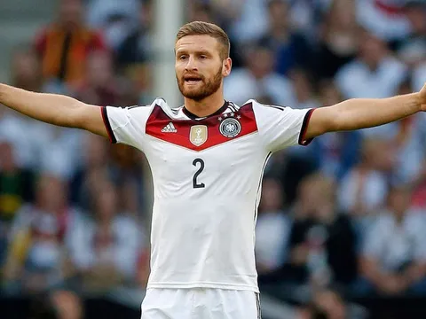 Không chịu chi tiền, Arsenal bị chiếu bí trong vụ Mustafi