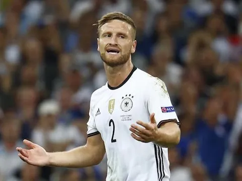 Mesut Oezil góp công cực lớn trong thương vụ Shkodran Mustafi
