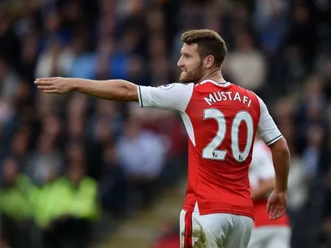 Mustafi thừa nhận bị áp lực với số tiền Arsenal bỏ ra
