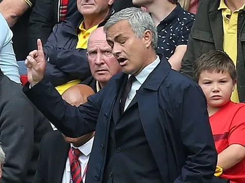 Này Mourinho, đừng "xài chiêu cũ"!
