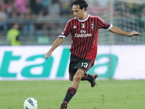 Nghệ thuật phòng ngự đỉnh cao của Alessandro Nesta
