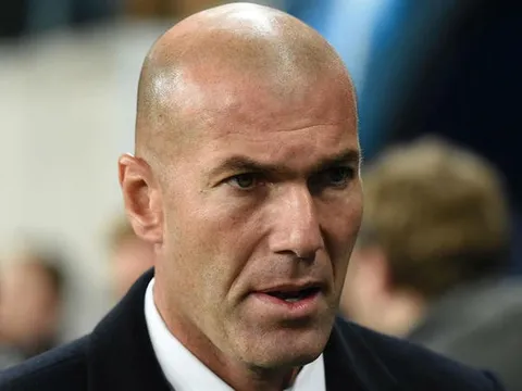 Nghe tin James than phiền, Zidane nói gì?