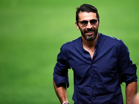 Nghỉ tập, dàn sao Juventus hóa 'soái ca' đi tham quan sân khách