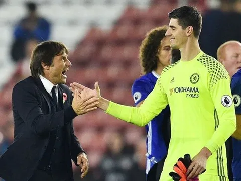 Nghịch cảnh Conte - Mourinho: Kẻ bay cao, người chìm sâu