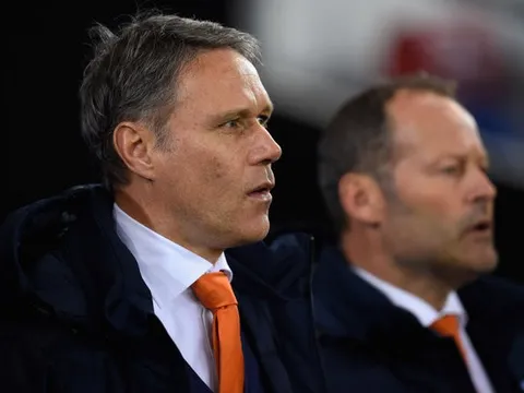 "Người Hà Lan bay" Van Basten được FIFA trọng dụng