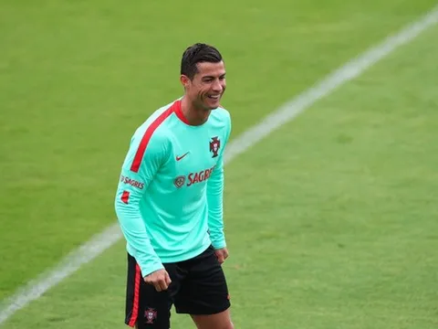 Chung kết EURO 2016: Ronaldo đầy tự tin, Pogba "nắn gân" đối thủ