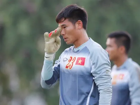 Nguyên Mạnh bị chấn thương ở trận đấu nội bộ