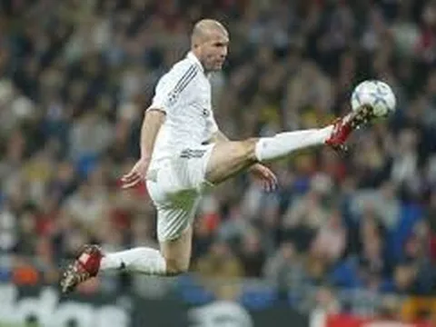 Nhạc trưởng tài hoa Zinedine Zidane