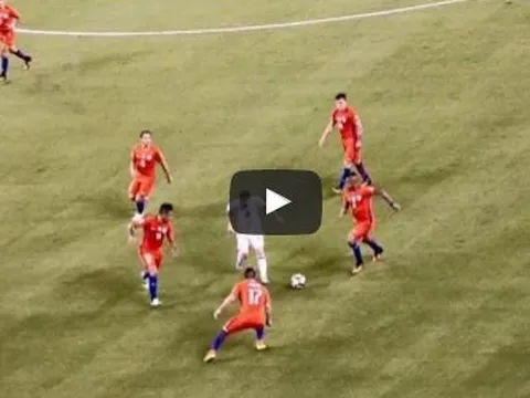 Những lần 'giữa muôn trùng vây' của Lionel Messi