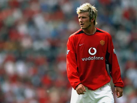 Những pha đá phạt thần sầu của Beckham khi còn ở M.U
