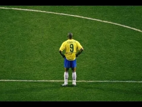 Những pha đi bóng cực đỉnh của Ronaldo 'béo'