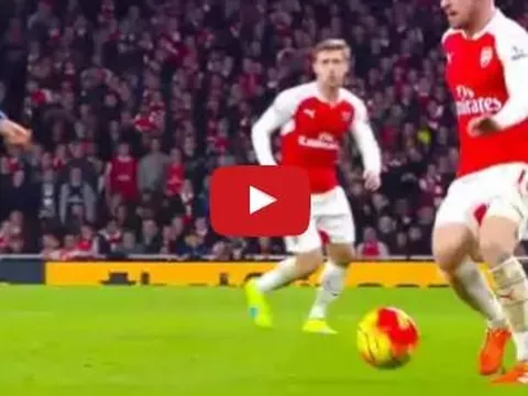 Những pha giật gót ngẫu hứng của Arsenal mùa 2015/16