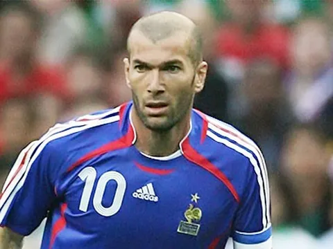 Những pha xoay compa đỉnh cao của Zinedine Zidane