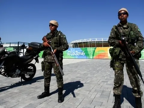 Nổ lớn gần đích đến môn đua xe đạp Olympics