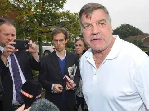 Nóng: Allardyce có thể bị cấm tham gia các hoạt động bóng đá