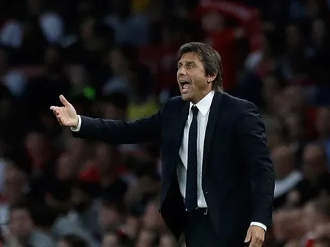 Nóng: Conte 'thanh trừng' lực lượng, 5 cái tên lọt sổ đen