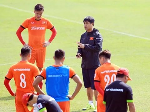 Nóng: Hữu Thắng chỉ loại 4 cầu thủ trước giờ lên đường dự AFF Cup