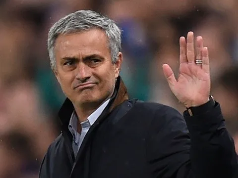 NÓNG: Jose Mourinho chính thức bị FA 'sờ gáy'