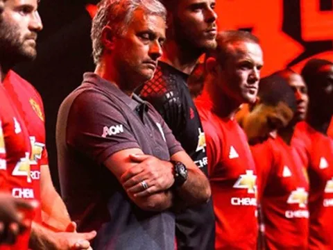 Nóng: Mourinho cái tổ M.U, 11 cái tên bị 'trảm'