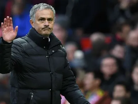 Nóng: Mourinho chính thức bị FA buộc tội
